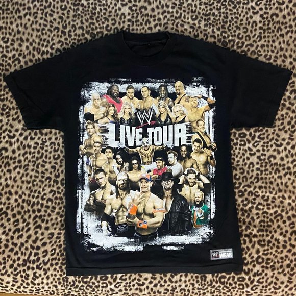 WWE (Size L) LIVE TOUR T-Shirt - Picture 1 of 4